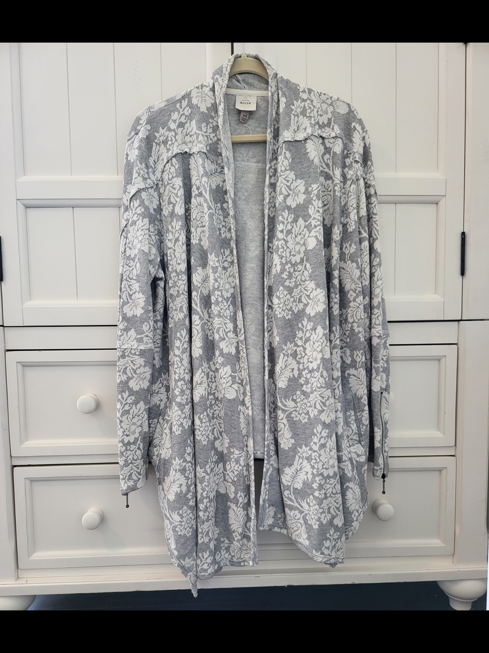 Floral Open-Front Gray and White Knox Rose Cardigan XXL